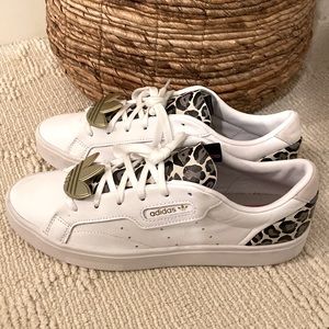 Adidas Womens Sneakers Size 8. Great Condition!